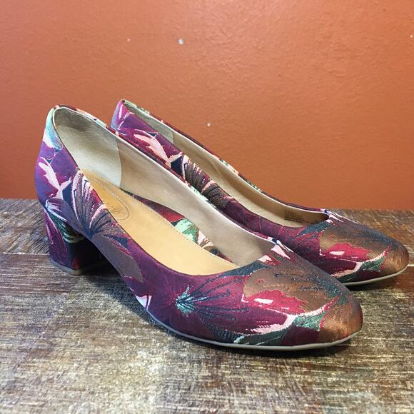 Corso Como CC Gwynn Pump Womens 7.5 Red Floral Jaquard Shoe Block Heel Broque - Picture 2 of 10